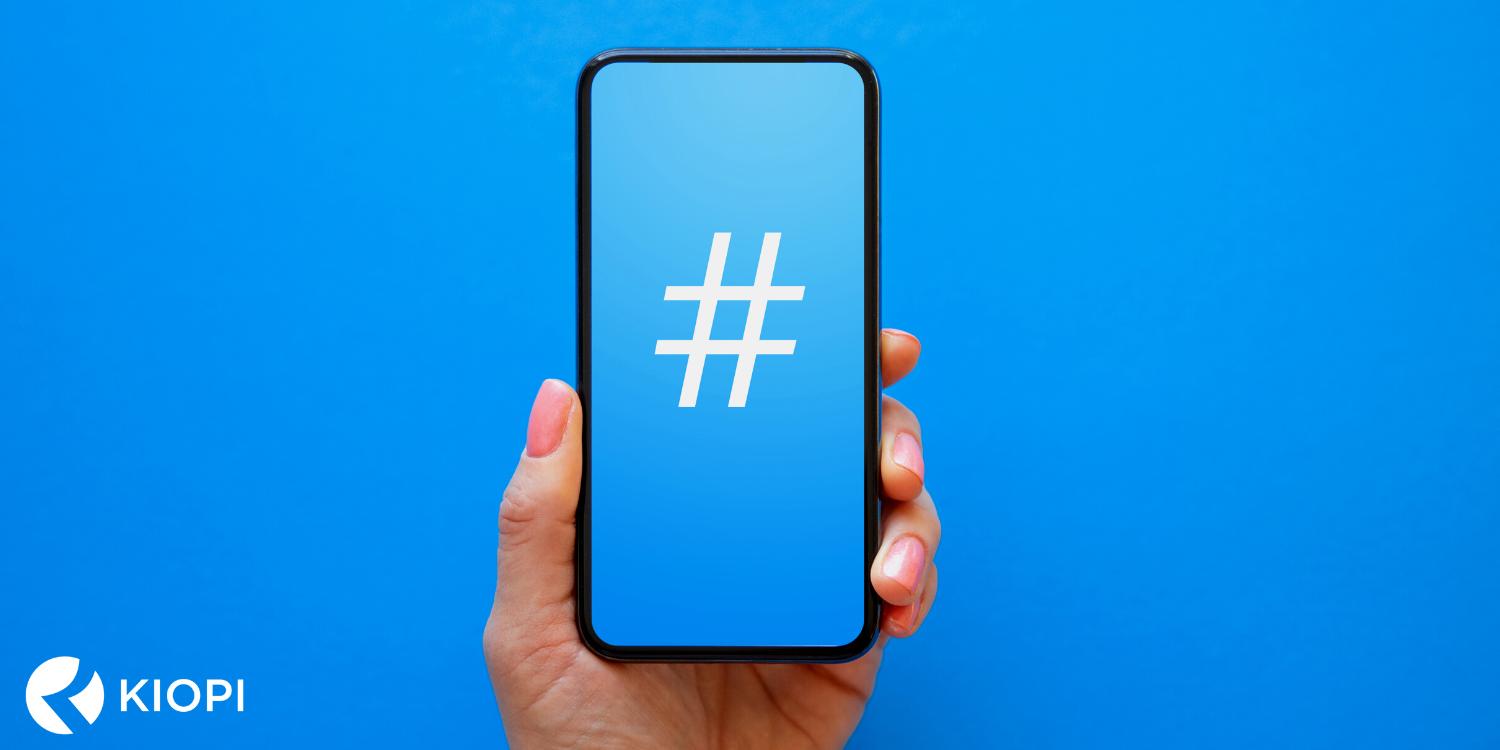 Qual é o propósito de uma hashtag?